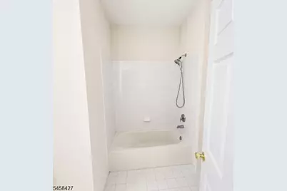 10 Devonshire Dr #141, Clifton, NJ 07013 - Photo 14