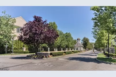 10 Devonshire Dr #141, Clifton, NJ 07013 - Photo 4