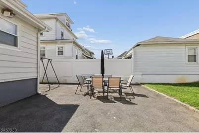 32 Barrington Ave, Clifton, NJ 07011 - Photo 4