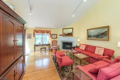45 Stonegate Dr, Roseland, NJ 07068 - Photo 10