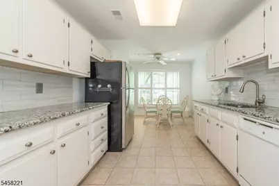 45 Stonegate Dr, Roseland, NJ 07068 - Photo 6