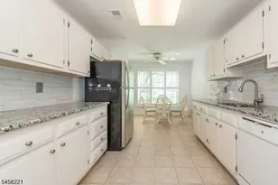45 Stonegate Dr, Roseland, NJ 07068 - Photo 6