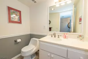 45 Stonegate Dr, Roseland, NJ 07068 - Photo 14