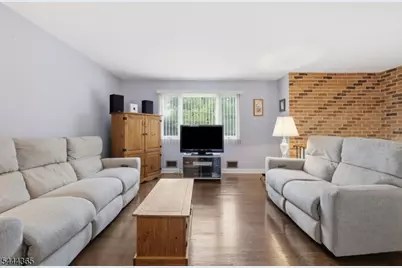 9 Brearly Cres, Mount Olive, NJ 07836 - Photo 4