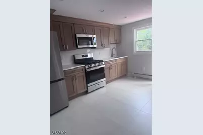 23 Prospect St, Clifton, NJ 07011 - Photo 4