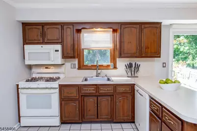 3 Sutphin Rd, Raritan Township, NJ 08822 - Photo 16