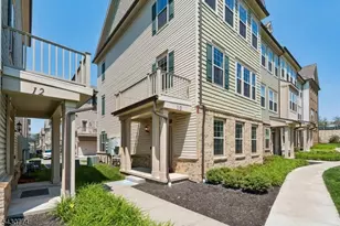 10 Cortland Ct, Livingston, NJ 07039 - Photo 2