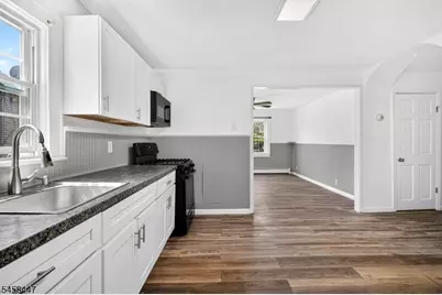 226 N 3rd Ave, Manville, NJ 08835 - Photo 10