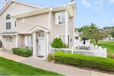 11 Ashley Court, Bedminster Township, NJ 07921 - Photo 2