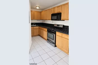 222 Osborne Ter, Newark, NJ 07112 - Photo 4