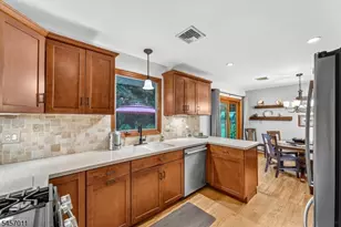 75 E Mountain Rd, Hillsborough Township, NJ 08844 - Photo 8