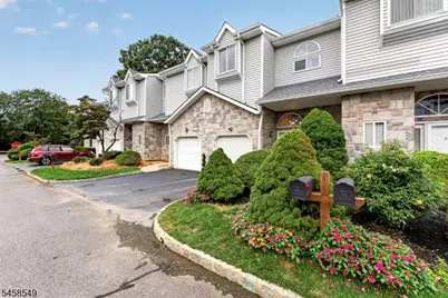 4 Lee Lee Ln, Old Bridge Township, NJ 08879 - Photo 2