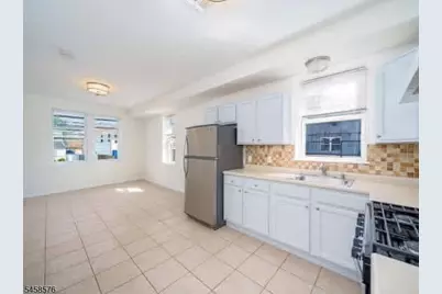 613 Ridge Rd #2R, Lyndhurst Township, NJ 07071 - Photo 1