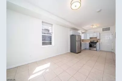 613 Ridge Rd #2R, Lyndhurst Township, NJ 07071 - Photo 6