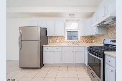 613 Ridge Rd #2R, Lyndhurst Township, NJ 07071 - Photo 8