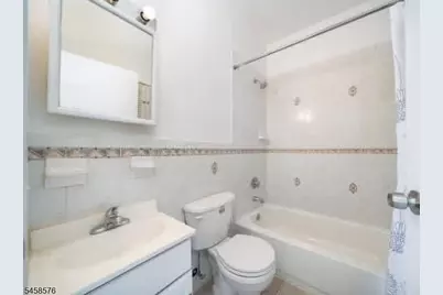 613 Ridge Rd #2R, Lyndhurst Township, NJ 07071 - Photo 12