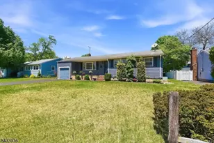 154 Mulberry Ln, Middlesex, NJ 08846 - Photo 2