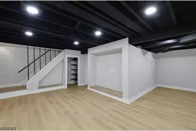 405 Terhune Ave, Paramus, NJ 07652 - Photo 14