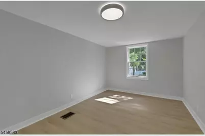 405 Terhune Ave, Paramus, NJ 07652 - Photo 10