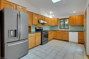 15 Camelot Way, Parsippany, NJ 07054 - Photo 16