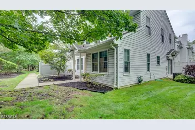 8 Forden Ct, Sayreville, NJ 08872 - Photo 4