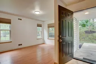 8 Forden Ct, Sayreville Boro, NJ 08872 - Photo 6