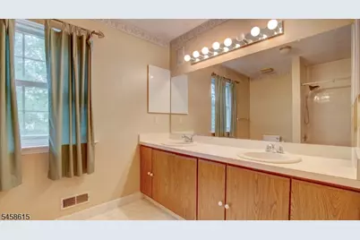 8 Forden Ct, Sayreville, NJ 08872 - Photo 24