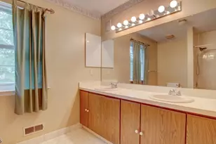 8 Forden Ct, Sayreville Boro, NJ 08872 - Photo 24