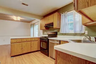 8 Forden Ct, Sayreville Boro, NJ 08872 - Photo 12