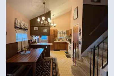 25 Eardley Rd, Edison, NJ 08817 - Photo 2