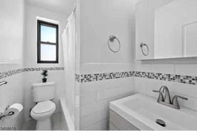 756 Brady #609, New York, NJ 10462 - Photo 18