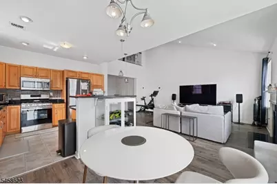 1 Barrister St, Clifton, NJ 07013 - Photo 6