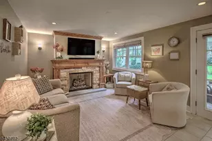 43 Sandra Ln, Randolph Township, NJ 07869 - Photo 2