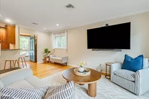 119 Squire Hill Rd, Montclair, NJ 07043 - Photo 8