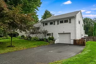 119 Squire Hill Rd, Montclair, NJ 07043 - Photo 2