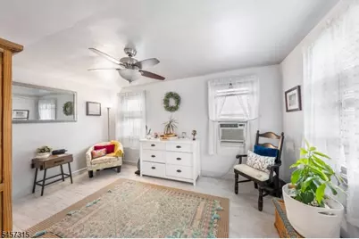719 Locust St, Roselle Park, NJ 07204 - Photo 16