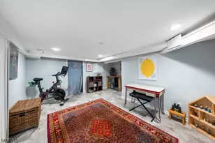 719 Locust St, Roselle Park, NJ 07204 - Photo 30