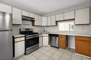 283 Penns Way, Bernards Township, NJ 07920 - Photo 8