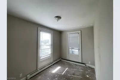 173 Clinton St, South Bound Brook Boro, NJ 08880 - Photo 2