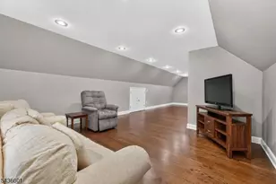 5 Pine Pl, Clinton Township, NJ 08801 - Photo 32