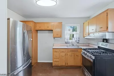 32 Merkel Dr, Bloomfield, NJ 07003 - Photo 6