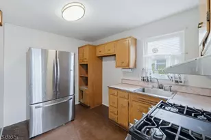 32 Merkel Dr, Bloomfield, NJ 07003 - Photo 4