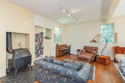 35 Colles Ave, Morristown, NJ 07960 - Photo 12