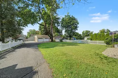 16 Jaqui Ave, Morris Plains, NJ 07950 - Photo 24