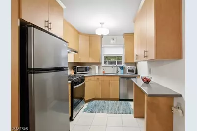320 South St #E, Morristown, NJ 07960 - Photo 8