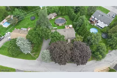 5 Mott Dr, Vernon, NJ 07462 - Photo 2