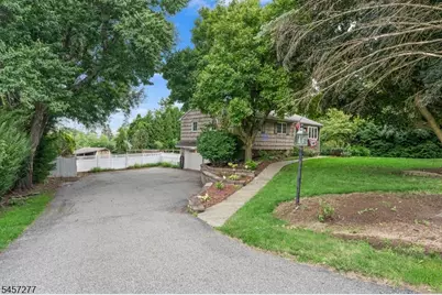 5 Mott Dr, Vernon, NJ 07462 - Photo 1