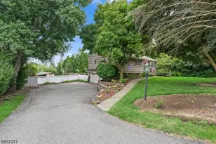 5 Mott Dr, Vernon, NJ 07462 - Photo 1