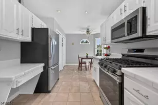 195 Teasel Ct, Readington, NJ 08889 - Photo 8