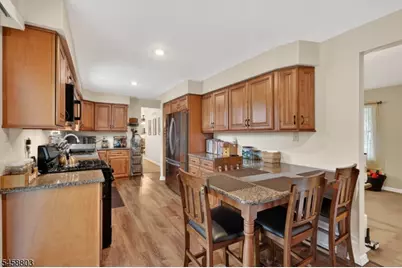 100 Coachman Dr, Florence Township, NJ 08505 - Photo 6